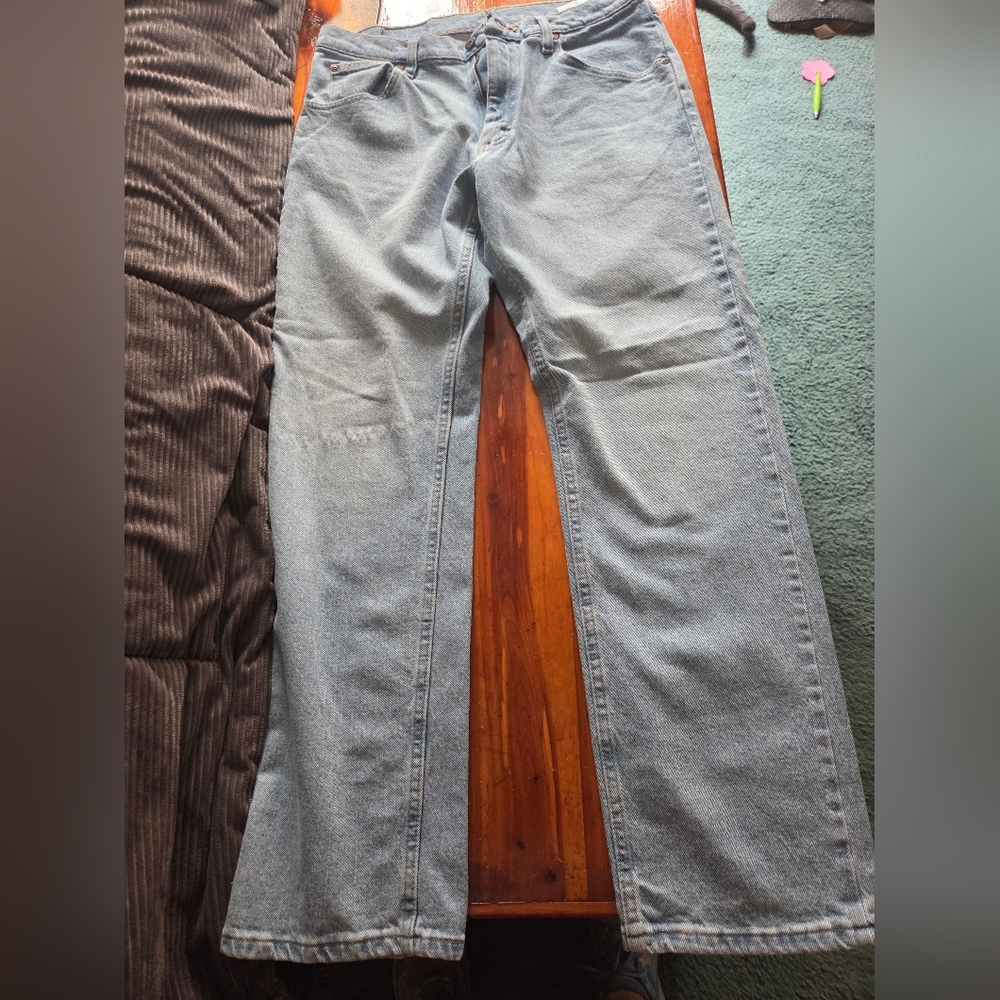 Wrangler Relaxed Fit Light Blue Jeans